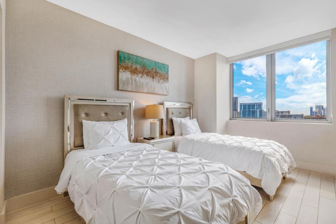 Resort-Style Living With Direct Ocean Views - 3Br Beauty Hallandale Beach Zewnętrze zdjęcie