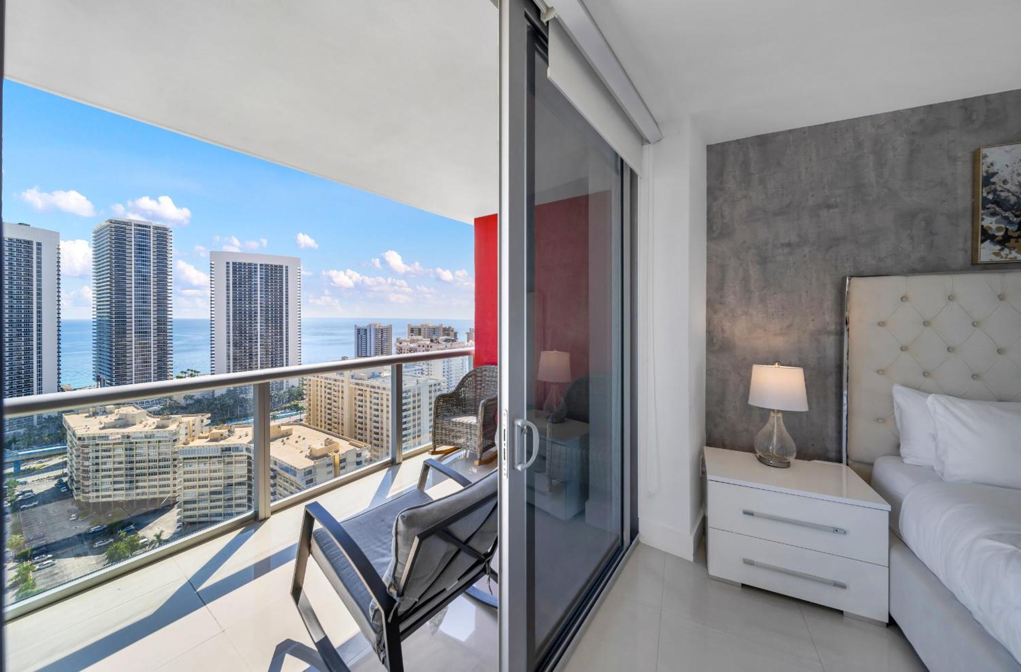 Resort-Style Living With Direct Ocean Views - 3Br Beauty Hallandale Beach Zewnętrze zdjęcie